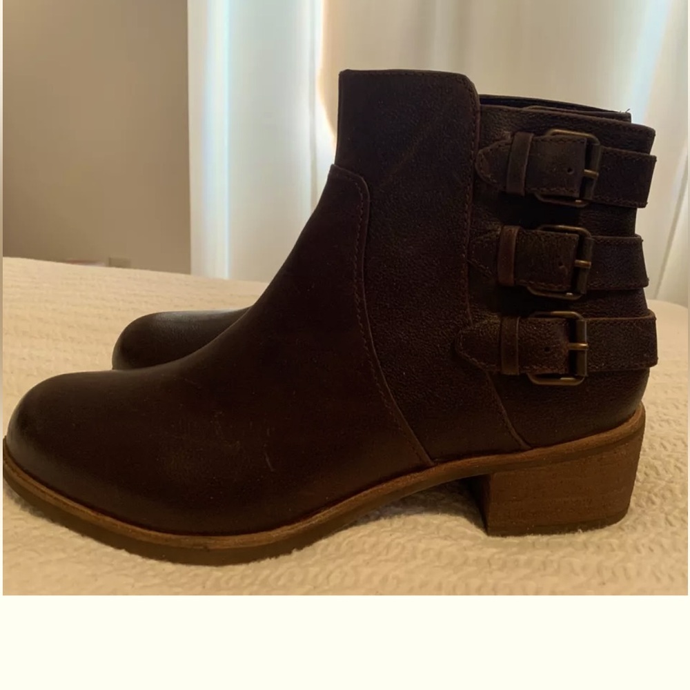 UGG AUSTRALIA VOLTA WOMEN ANKLE BOOTS CHOCOLATE BROWN SIDE ZIPPER SIZE6